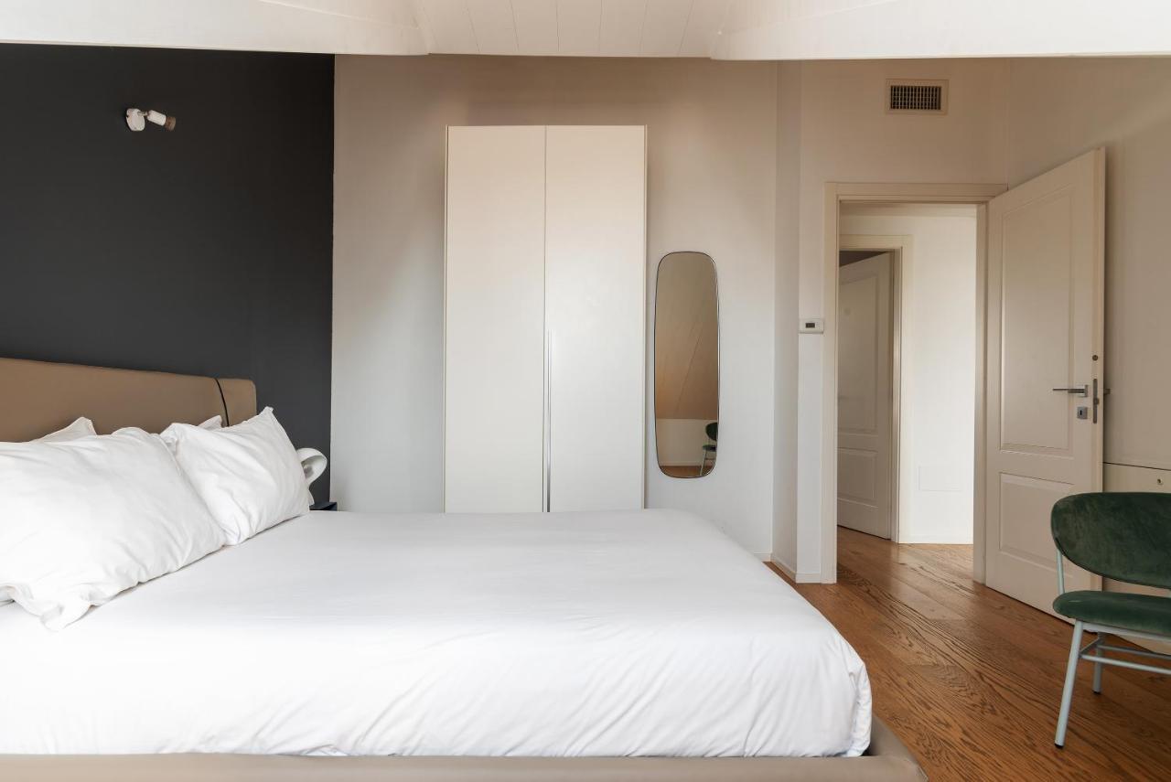 Easyhomes - Brera Luxury Suites Милан Экстерьер фото