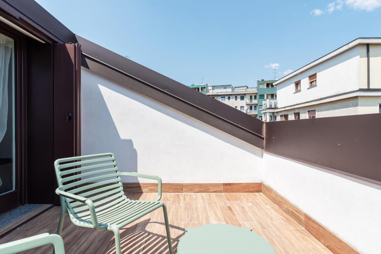 Easyhomes - Brera Luxury Suites Милан Экстерьер фото
