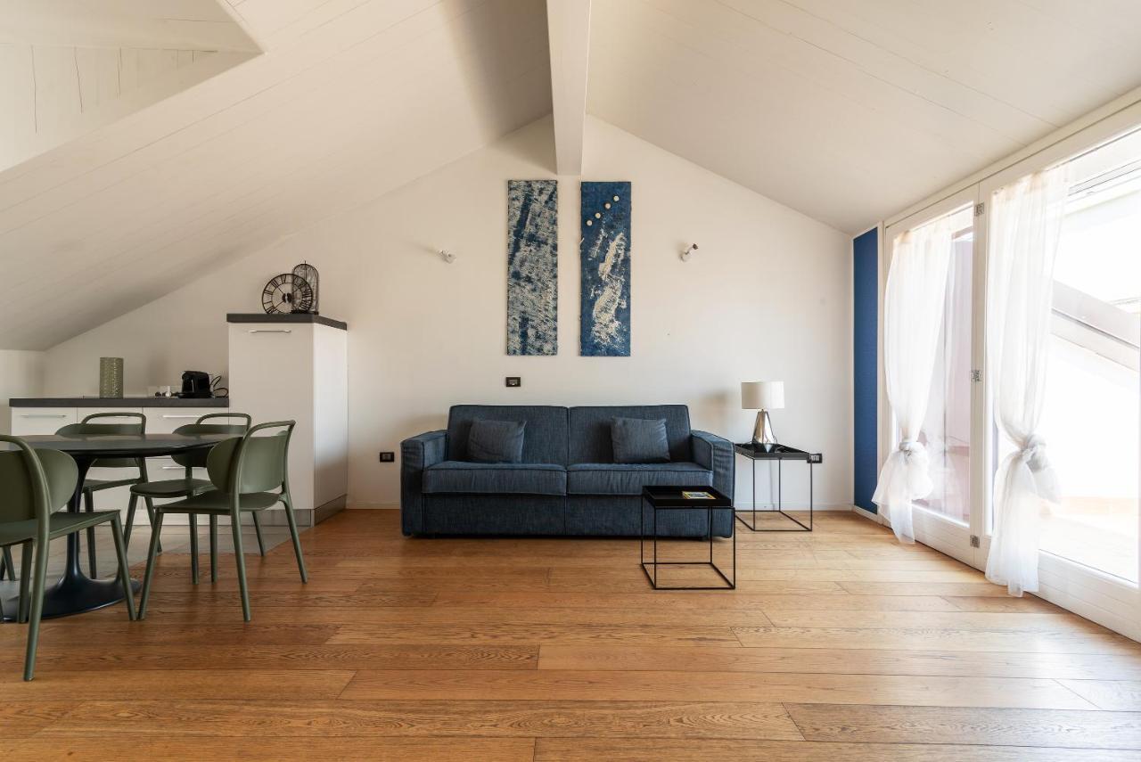 Easyhomes - Brera Luxury Suites Милан Экстерьер фото