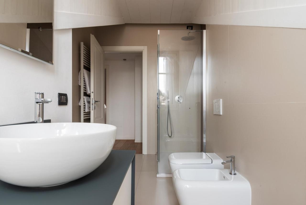 Easyhomes - Brera Luxury Suites Милан Экстерьер фото